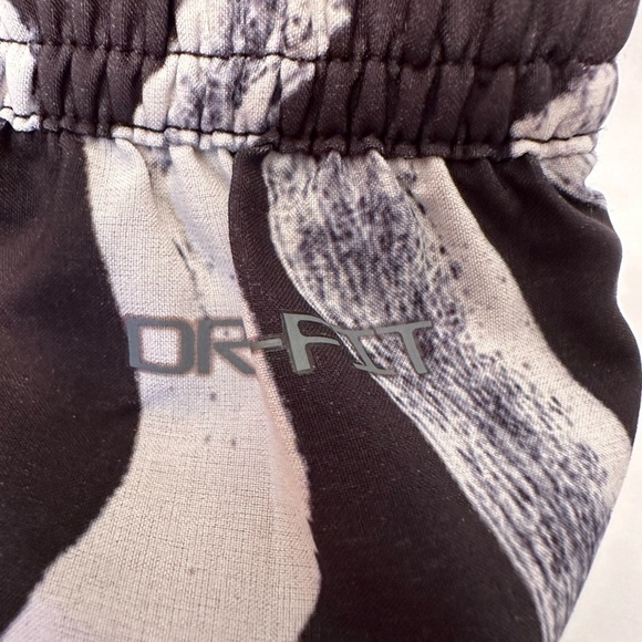 Nike Air Jordan SOLD UNABLE TO DELETE - Picture 6 of 8